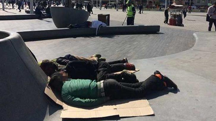 Taksim'de uyuşturucu kullanıp baygın halde yatan gençler yürek burktu!