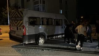Eskişehir'de otomobille iş&ccedil;i servisinin &ccedil;arpıştığı kazada 7 kişi yaralandı
