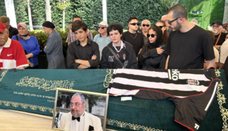 Reha Muhtar'ın tabutu başında ilgin&ccedil; anlar! Poyraz Mina'yı b&ouml;yle uyardı