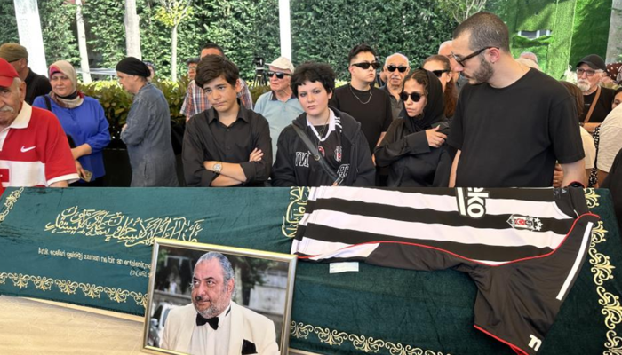 Reha Muhtar'ın tabutu başında ilgin&ccedil; anlar! Poyraz Mina'yı b&ouml;yle uyardı