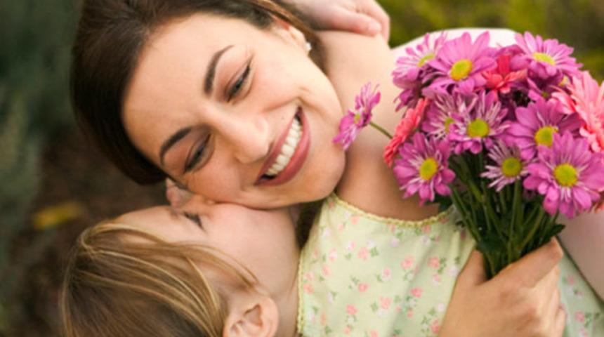 Anneler Günü mesajları 2018: En güzel ve orijinal Kısa, uzun veya resimli Anneler günü mesajları paylaş!