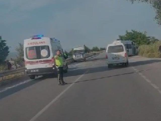 İş&ccedil;i servisleri &ccedil;arpıştı; 10 yaralı