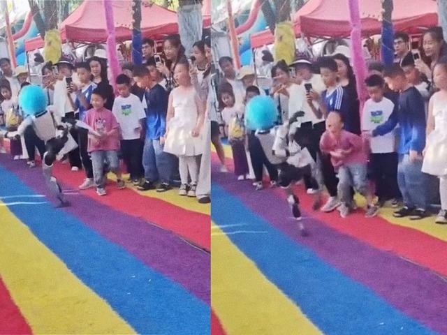 &Ccedil;in'de 'palya&ccedil;o peruklu robot' dehşeti!