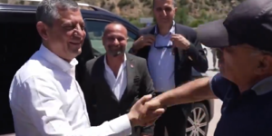 &Ouml;zg&uuml;r &Ouml;zel'i atlılarla karşıladılar! Ara se&ccedil;im &ouml;ncesi &ccedil;ıkarma yaptı