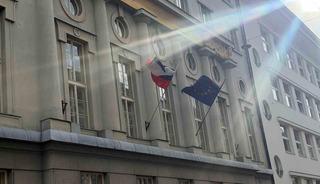 Slovenya&rsquo;da İsrail yanlısı yeni h&uuml;k&uuml;met, g&ouml;reve gelir gelmez Filistin bayrağını indirdi