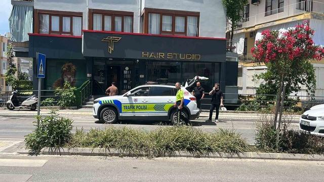 Alanya&rsquo;da motosiklet ile otomobil &ccedil;arpıştı: 1 yaralı 3