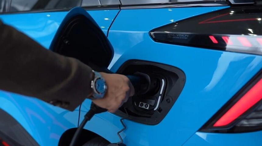 Elektrikli ara&ccedil; şarjında rekor: Bayram tatilinde yoğun kullanım