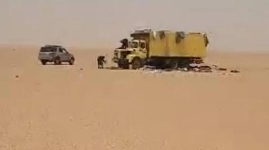 Sahra &Ccedil;&ouml;l&uuml;'nde otob&uuml;s faciası! G&uuml;nlerce yardım beklediler: 49'u susuzluktan &ouml;ld&uuml;!