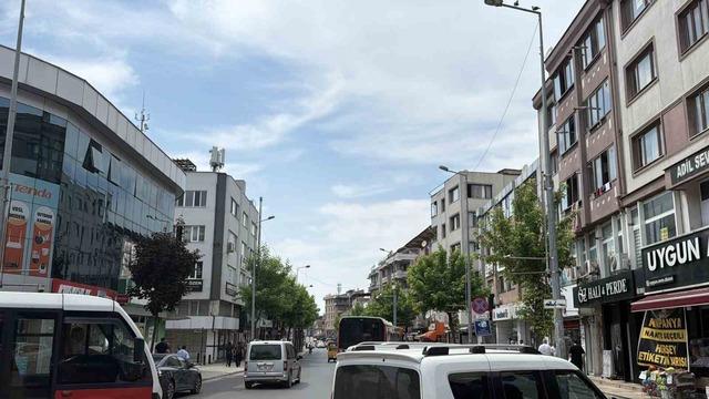 D&uuml;zce&rsquo;de hava şaşırttı: 32 derecede yağmur s&uuml;rprizi 2