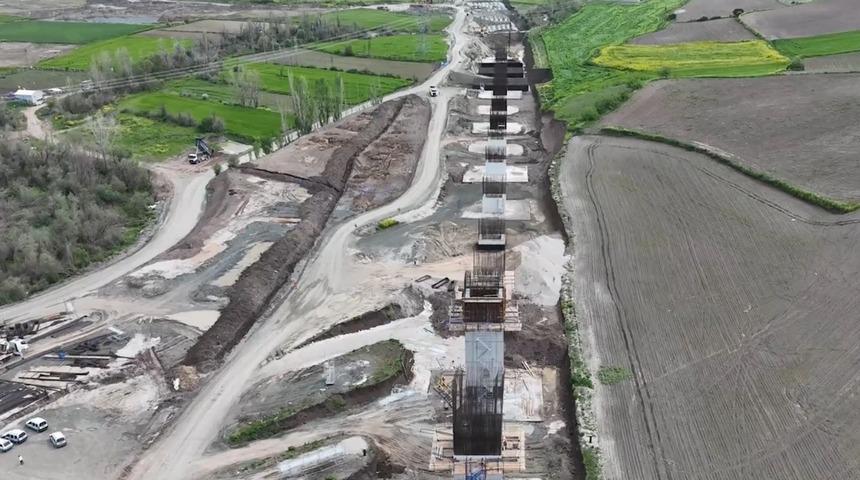 Bir şehir daha hızlı trenle buluşuyor: Yolculuk s&uuml;resi 2,5 saate d&uuml;şecek