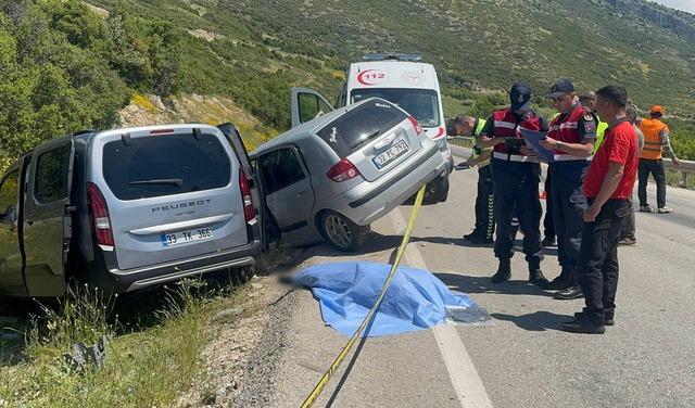 Isparta&rsquo;da iki otomobil &ccedil;arpıştı: 1 &ouml;l&uuml;, 5 yaralı 3