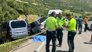 Isparta’da iki otomobil çarpıştı: 1 ölü, 5 yaralı