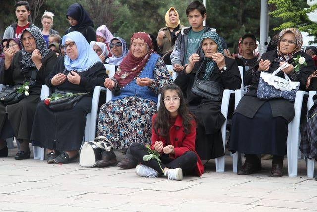 Şehit anneleri Anneler Günü'nde çocuklarının mezarlarını ziyaret etti