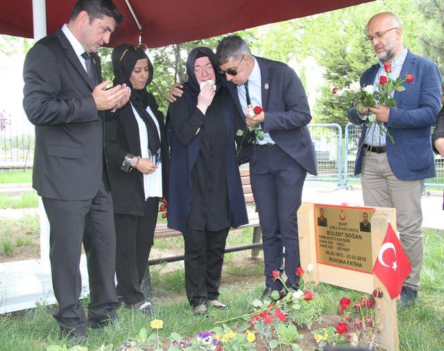 Şehit anneleri Anneler Günü'nde çocuklarının mezarlarını ziyaret etti