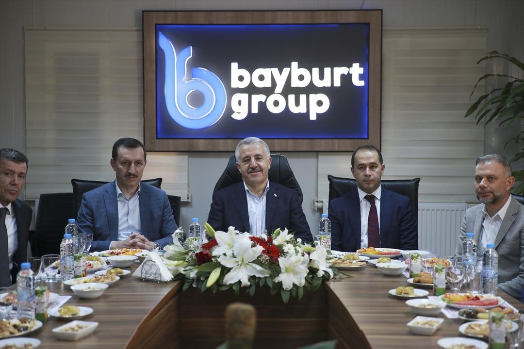 Bakan Arslan, Ankara-Kahramankazan b&ouml;l&uuml;nm&uuml;ş yol inşaatını inceledi