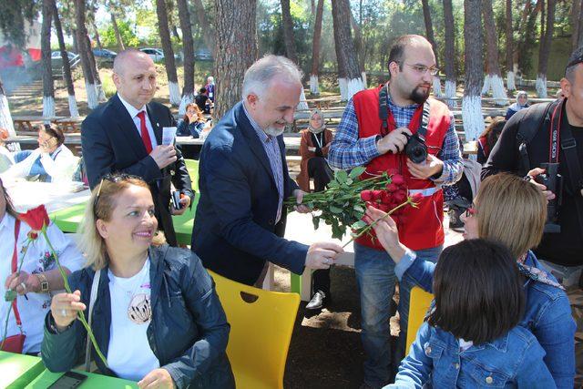 Kızılay Genel Başkanı Kınık: Savaşların acısını çeken annelerimiz