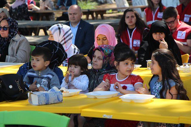 Kızılay Genel Başkanı Kınık: Savaşların acısını çeken annelerimiz