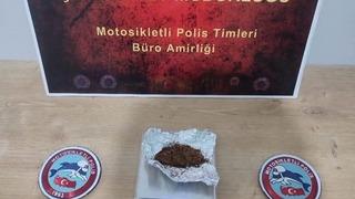 Son dakika: Okul &ouml;n&uuml;nde uyuşturucu operasyonu: 2 kişi tutuklandı