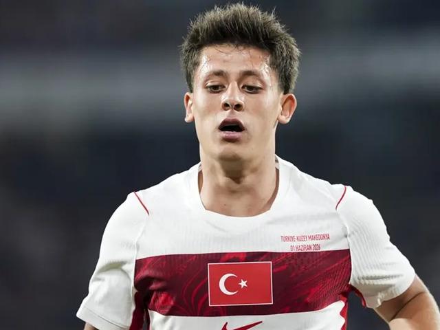 Arda G&uuml;ler d&uuml;nyayı solladı! En değerli orta saha oyuncusu oldu