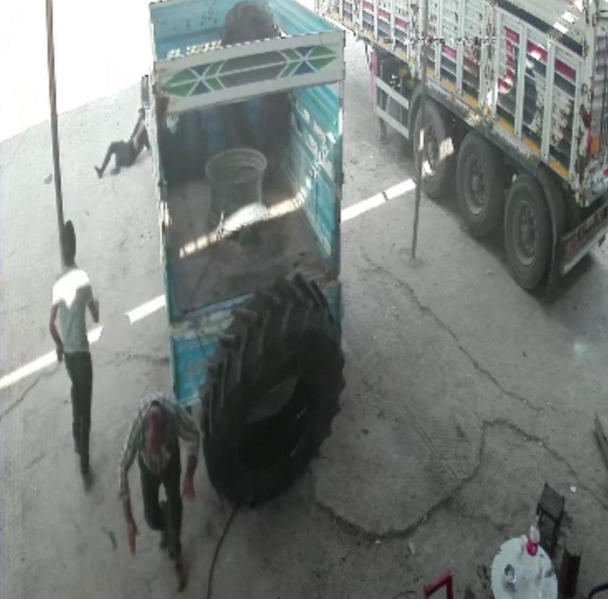 Siirt&rsquo;te şişirilen lastik bomba gibi patladı: 2 yaralı 1