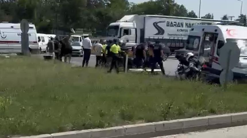 L&uuml;leburgaz'da iki otomobil &ccedil;arpıştı: 6 yaralı