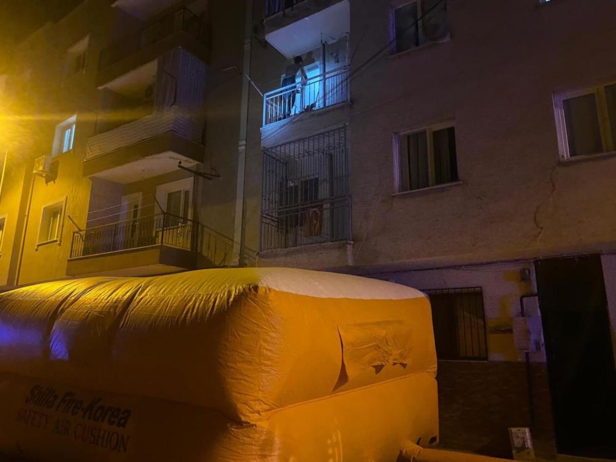 &Uuml;&ccedil;&uuml;nc&uuml; kattan atlayan şahıs ağır yaralandı 1