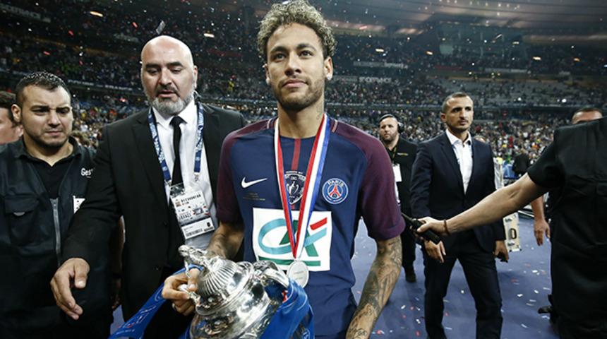 Nasser Al-Khelaifi, Neymar'ın PSG'de kalacağını a&ccedil;ıkladı!