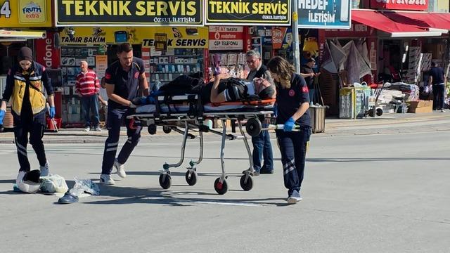 K&uuml;tahya&rsquo;da motosiklet ile elektrikli bisiklet &ccedil;arpıştı: 1 yaralı 5