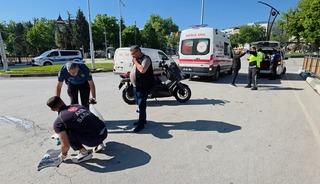 K&uuml;tahya&rsquo;da motosiklet ile elektrikli bisiklet &ccedil;arpıştı: 1 yaralı