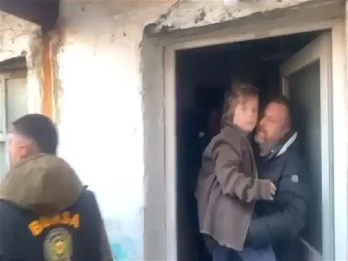 Kapıda g&ouml;r&uuml;nd&uuml;, operasyon i&ccedil;in d&uuml;ğmeye basıldı 4