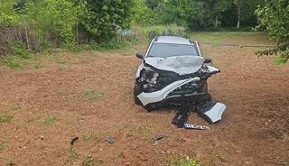 Karşı şeride ge&ccedil;en otomobille TIR &ccedil;arpıştı: 1 yaralı
