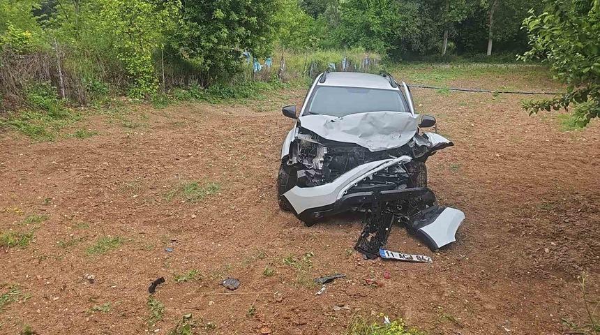 Karşı şeride ge&ccedil;en otomobille TIR &ccedil;arpıştı: 1 yaralı