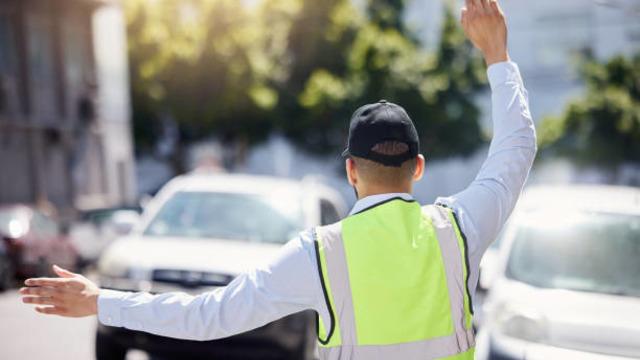 Trafikte akrobasi yapan motosikletliye 46 bin lira ceza