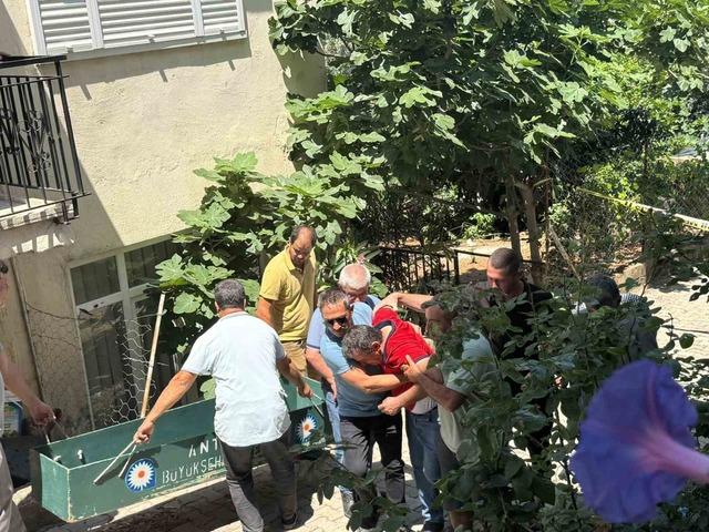 İlaçlama ekipleri fark etti: 41 yaşındaki adam bahçede ölü bulundu 4