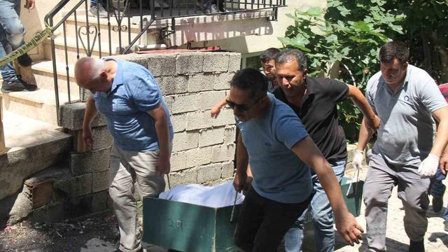 İlaçlama ekipleri fark etti: 41 yaşındaki adam bahçede ölü bulundu