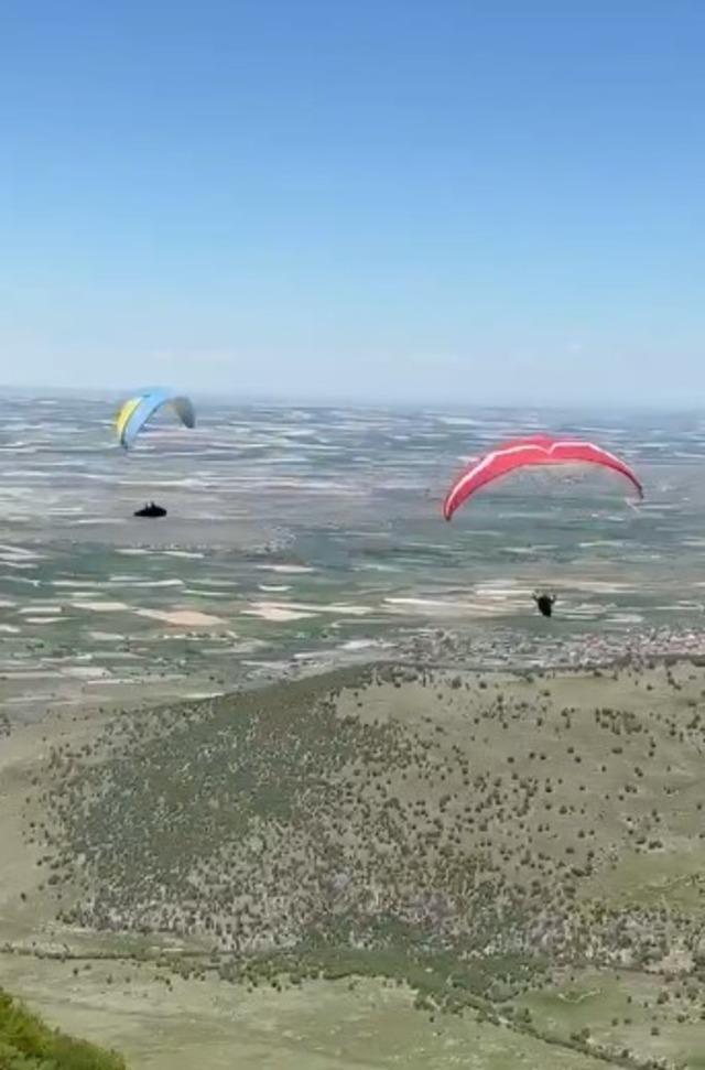 Yamaç paraşütüyle Karapınar’dan Bor’a gökyüzünde 112 kilometrelik yolculuk 2