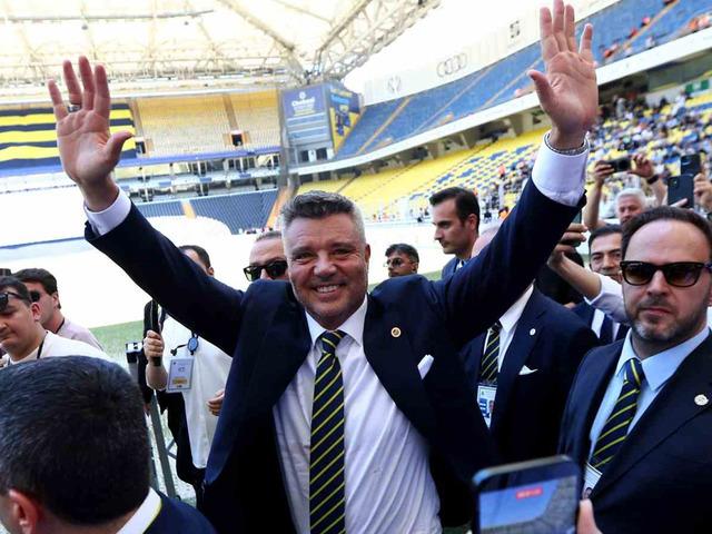 Sadettin Saran&rsquo;a kongre &uuml;yelerinden destek