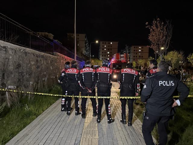 Erzurum da yangında ölen diyaliz hastası kadının cenazesi defnedildi 6