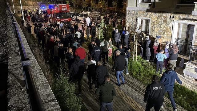 Erzurum da yangında ölen diyaliz hastası kadının cenazesi defnedildi 1