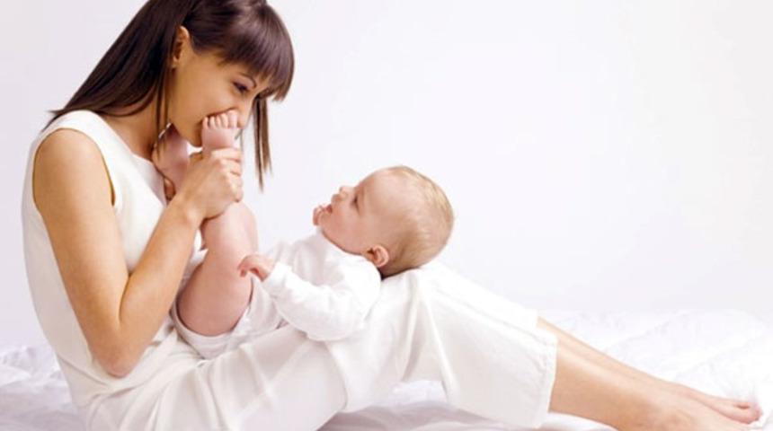  Emziren anneler oruç tutar mı? Oruç tutarken bebek emzirmek orucu bozar mı?