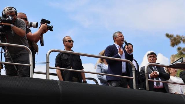 Özgür Özel: CHP'nin seçilmiş genel başkanıyım, beni seven yarın sandığa gitsin