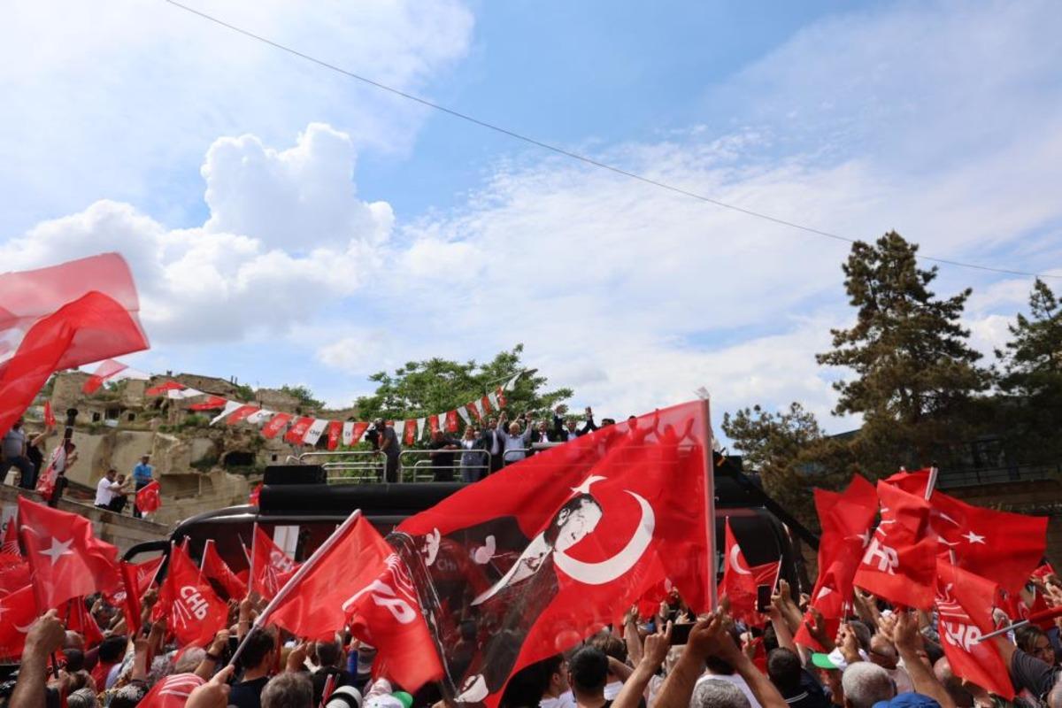 &Ouml;zg&uuml;r &Ouml;zel: "CHP nin se&ccedil;ilmiş genel başkanıyım, beni seven yarın sandığa gitsin" 3