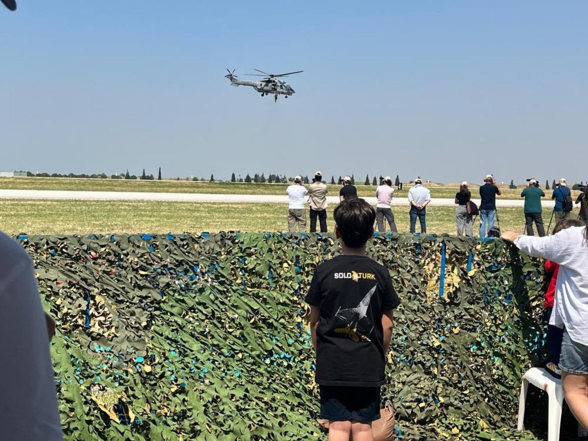 İzmir de Havacılık Festivali coşkusu sürüyor: SOLOTÜRK nefes kesti 1