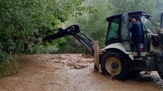 Malatya'da Kozluk Çayı taştı, yürüyüş rotaları su altında kaldı