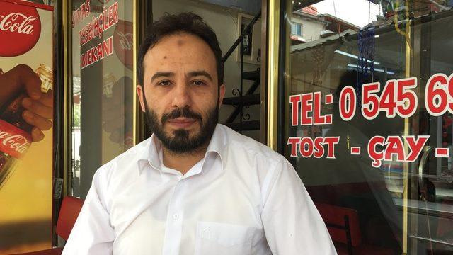 Erdem Tirit, Cumhurbaşkanı Erdoğan'ı dünyanın İslam lideri olarak gördüğünü söylüyor.