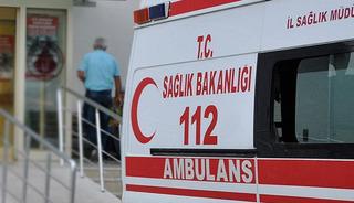 Denizli'de acı olay! Devrilen trakt&ouml;r&uuml;n s&uuml;r&uuml;c&uuml;s&uuml; hastanede &ouml;ld&uuml;