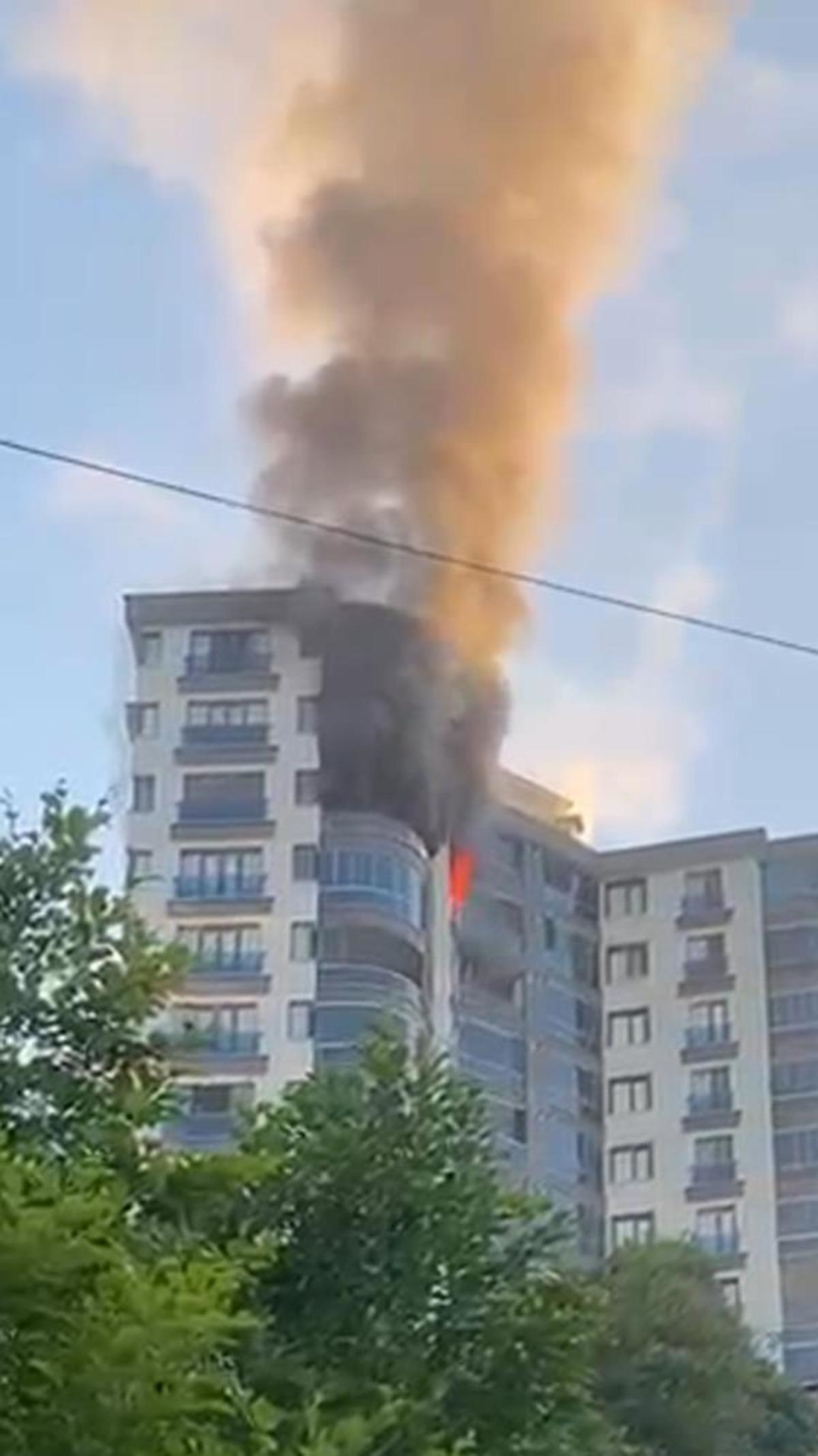 Rize de yangın çıkan ev kullanılamaz hale geldi 1
