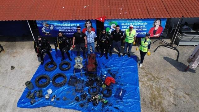 Tekirdağ'da deniz temizliği: Deniz dibinden lastik, sandalye ve plastik atıklar çıkarıldı