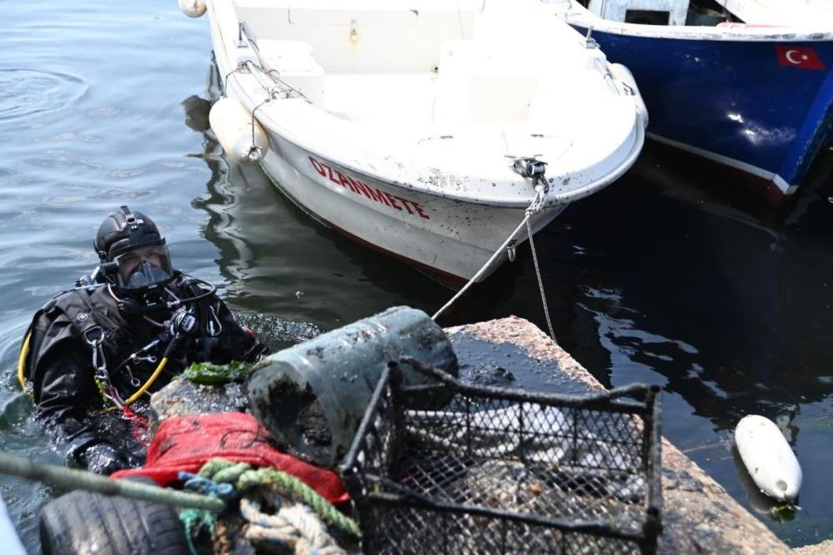 Tekirdağ da deniz temizliği: Deniz dibinden lastik, sandalye ve plastik atıklar &ccedil;ıkarıldı 1
