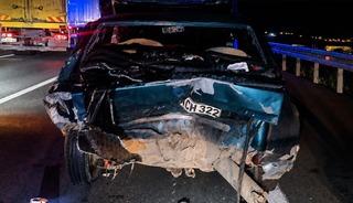 Otomobile &ccedil;arpan ara&ccedil; hurdaya d&ouml;nd&uuml;: 6 yaralı